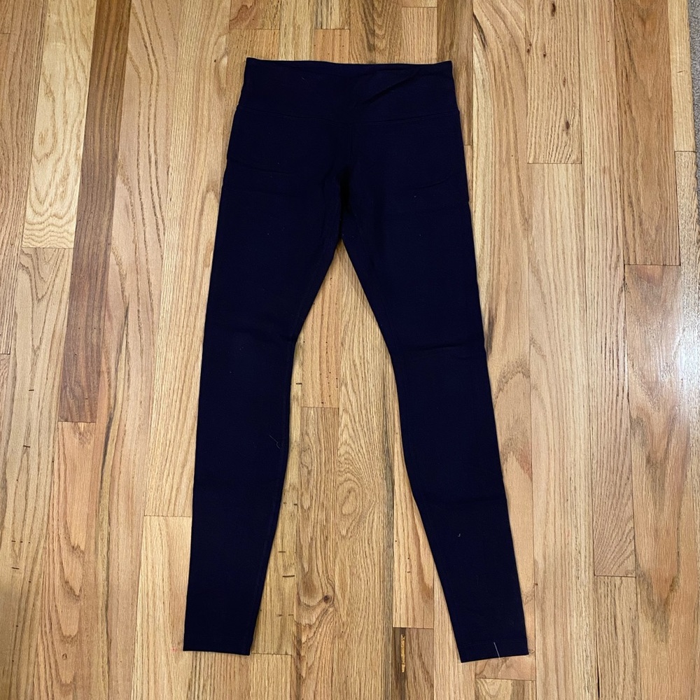 Navy lululemon wunder under leggings